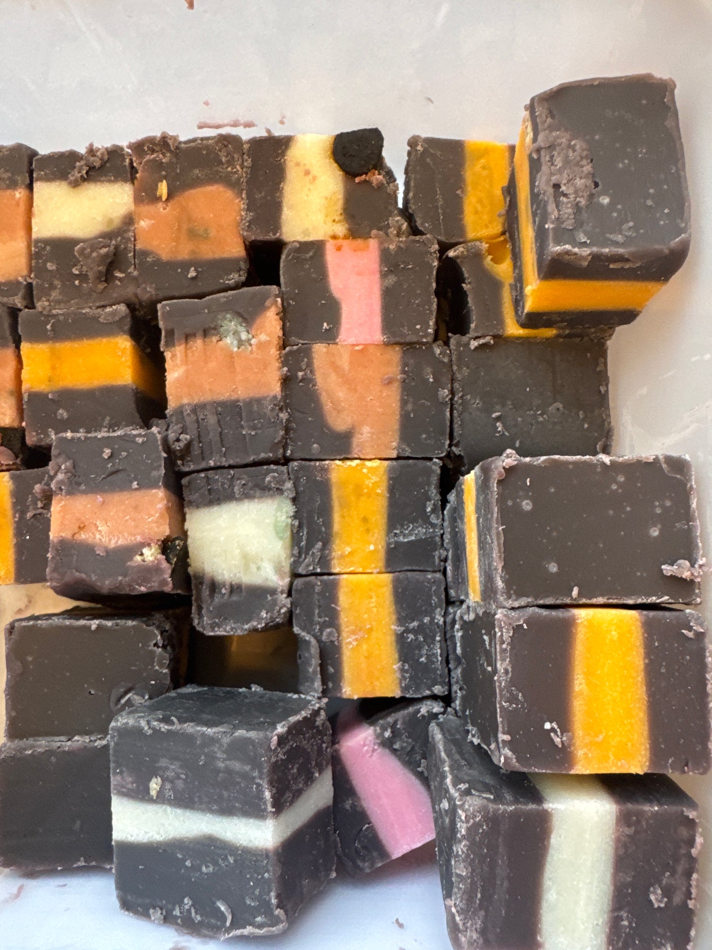 LIQUORICE ALLSORTS FUDGE 200G POUCH