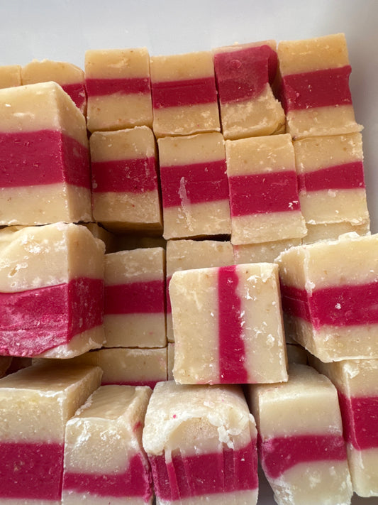 JAMMIE DODGER FUDGE 200G POUCH