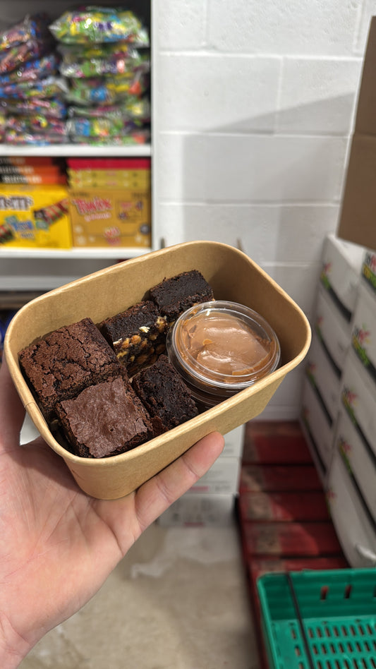 7 Piece Brownie Dipping Box with 2 Sauces